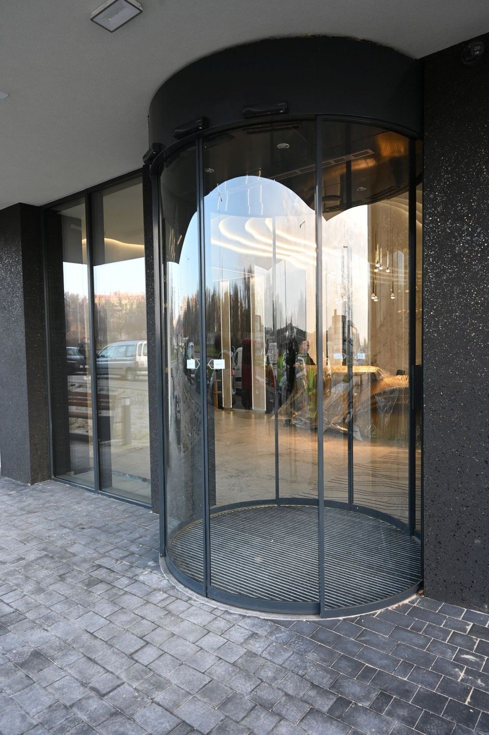 Drzwi wejściowe będzie można otwierać przy użyciu aplikacji.