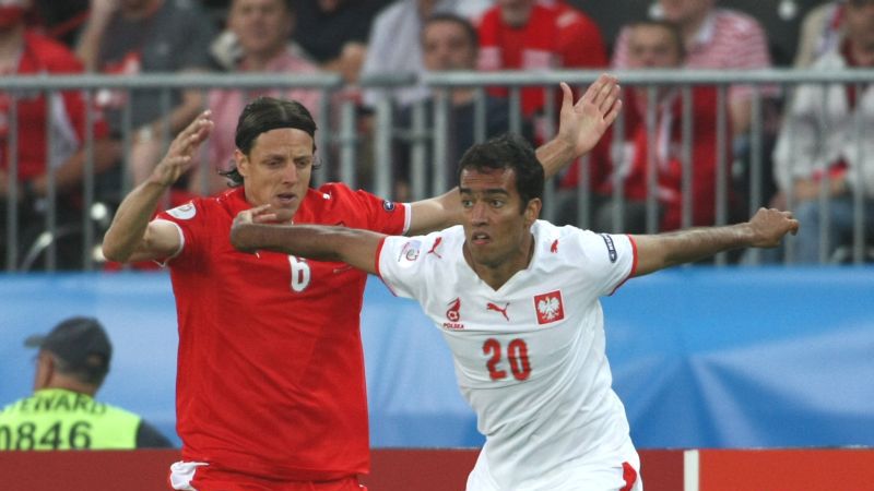 Rene Aufhauser i Roger Guerreiro podczas meczu Austria - Polska na Euro 2008