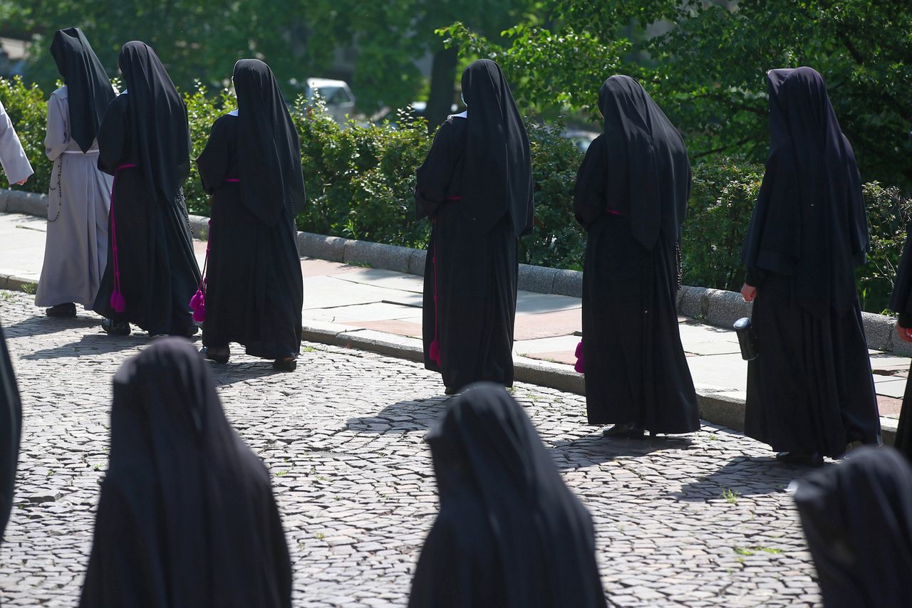 Koronawirus w Polsce. Ognisko zakażeń w klasztorze. Choruje 35 zakonnic