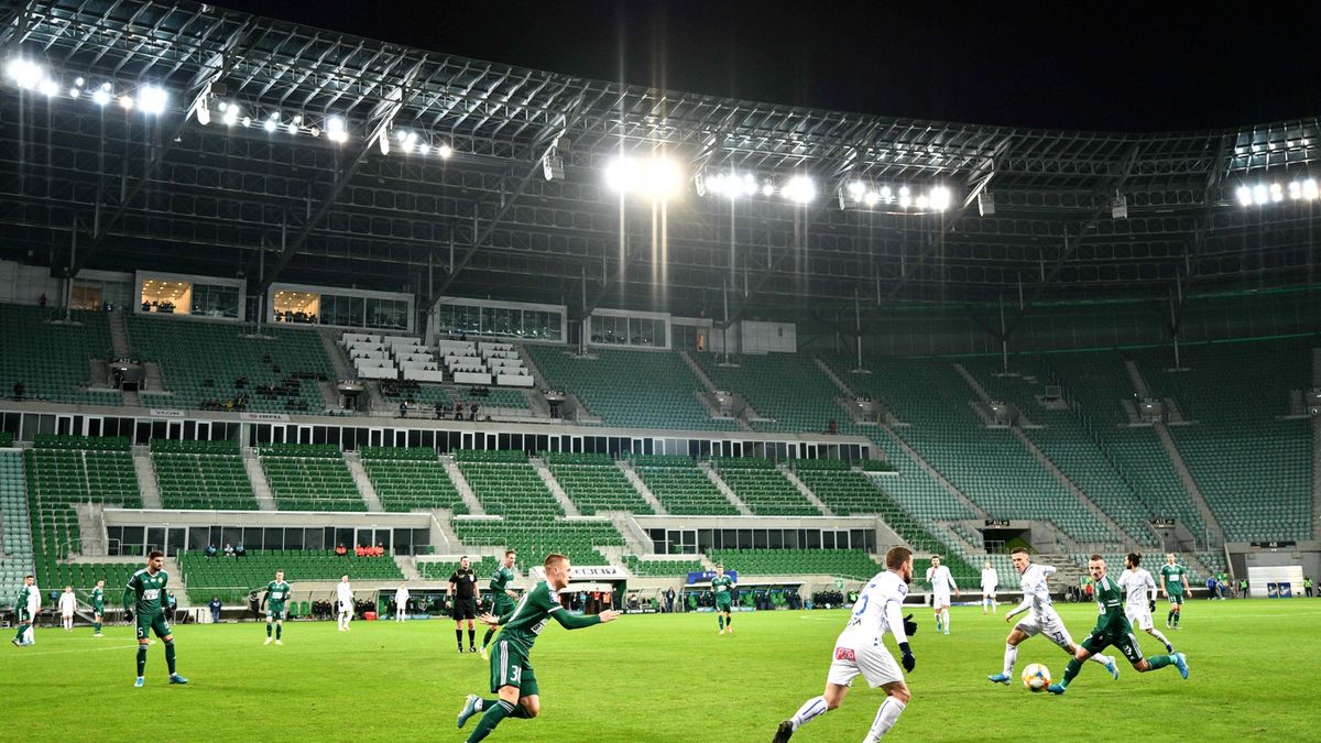 Zdjęcie okładkowe artykułu: PAP / Sebastian Borowski / Na zdjęciu: puste trybuny w meczu Śląsk - Lech