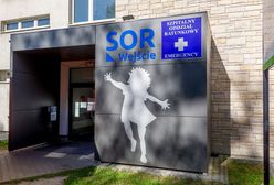 Matka cofała i nie zauważyła dziecka. Chłopiec nadal w szpitalu