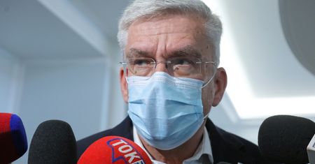 "Obrzydliwe". Biedroń oburzony słowami Karczewskiego