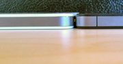 Biały iPhone 4 jest grubszy od czarnego brata