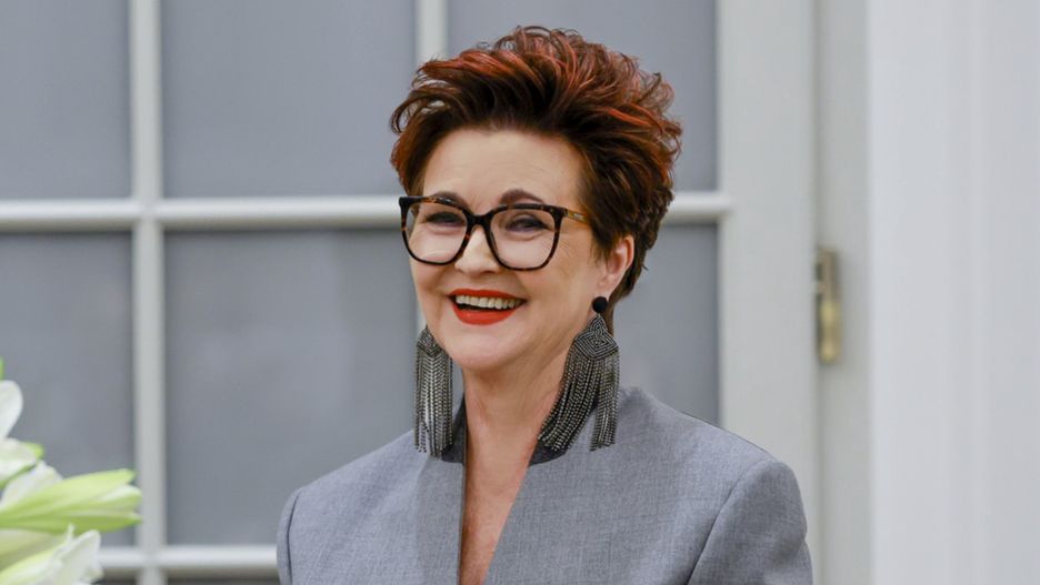 Jolanta Kwaśniewska w modnym płaszczu.