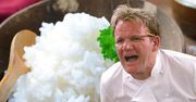 Gordon Ramsay wytyka błąd, który większość z nas popełnia. Ryż staje się przez to kleisty i papkowaty