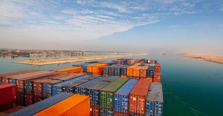 Inflacja uderza w Kanał Sueski. Droższa droga towarów do Europy