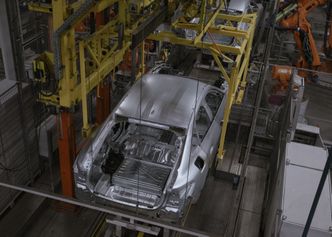 Z danych powiało chłodem. Duży bank o przemyśle i wzroście płac