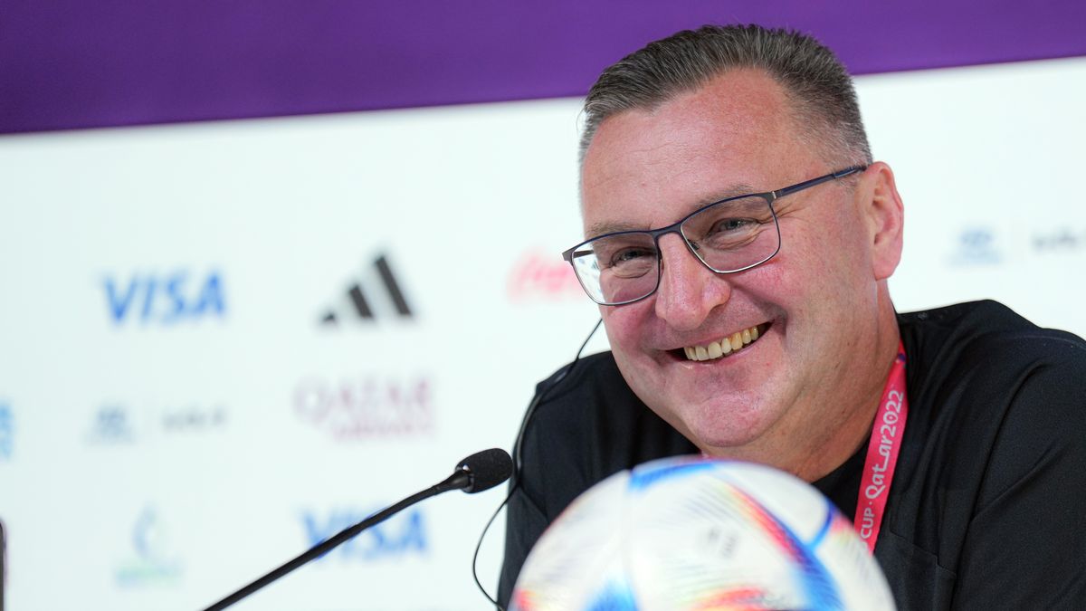 DOHA, QATAR - DECEMBER 03: Polish coach Czeslaw Michniewicz, players Piotr Zielinski and Arkadiusz Milik hold a press conference on December 03, 2022 in Doha, Qatar. (Photo by Salih Zeki Fazlioglu/Anadolu Agency via Getty Images)