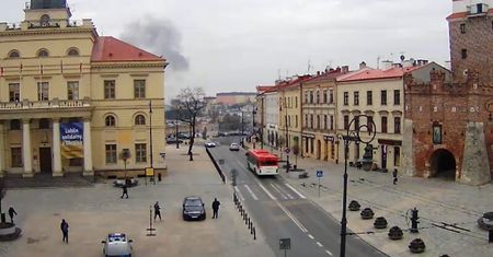 Pożar samochodu w centrum Lublina. Kłęby dymu nad miastem