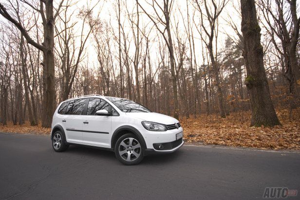 Volkswagen Cross Touran 2,0 TDI DSG - biały kruk [test autokult.pl]