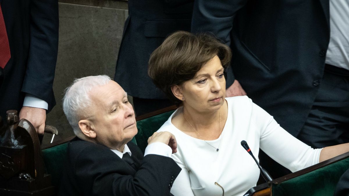 Prezes PiS Jarosław Kaczyński i minister rodziny i polityki społecznej Marlena Maląg