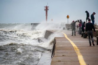 Sztormy na Bałtyku do 10 w skali Beauforta. Uszkodzone plaże i wydmy