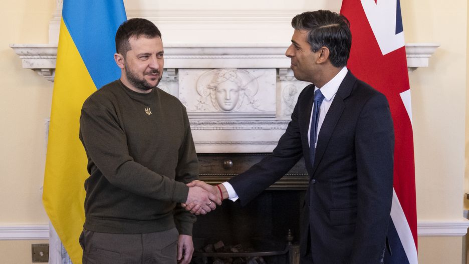 LONDON, ENGLAND - FEBRUARY 08: Prime Minister Rishi Sunak hosts the Ukrainian President, Volodymyr Zelensky at number 10 Downing Street on February 8, 2023 in London, England. The Ukrainian President makes a surprise visit to the UK today in his second visit outside Ukraine since the Russian invasion nearly a year ago. The UK will offer further support in the form of training, equipment and Russian sanctions. (Photo by Dan Kitwood/Getty Images)