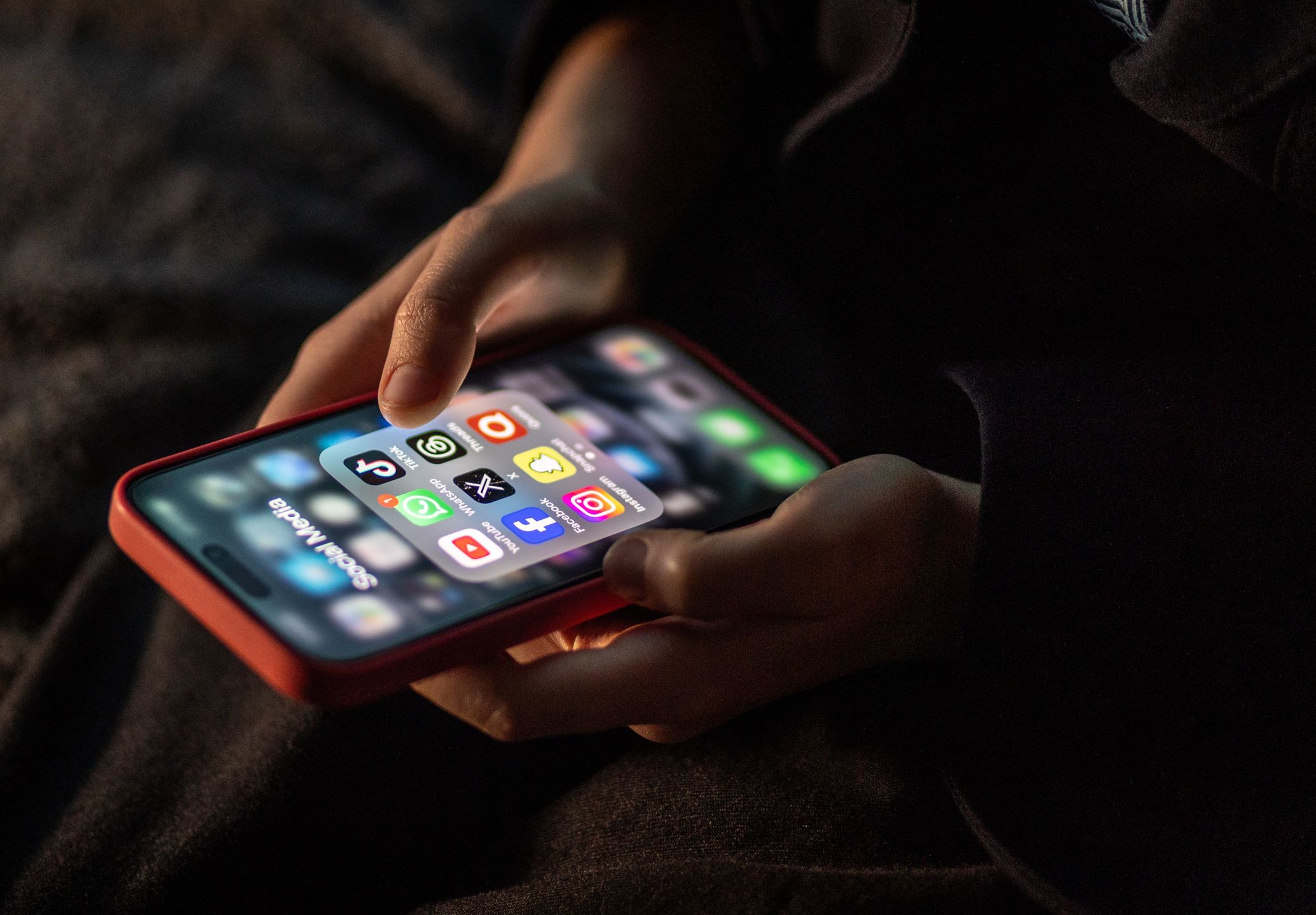 Fizyczna klawiatura do iPhone'a sprawia, że smartfon przypomina modele telefonów z lat 2010
