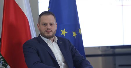 Cieszyński nie ma sobie nic do zarzucenia. "Zapadną się pod ziemię"