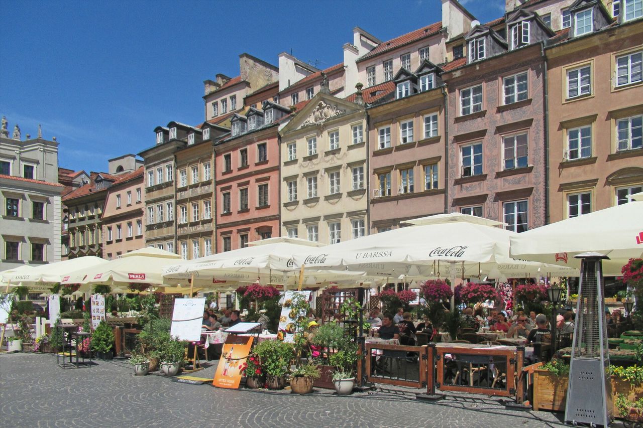 Pół litra wody za darmo. Ministerstwo chce zmian w restauracjach