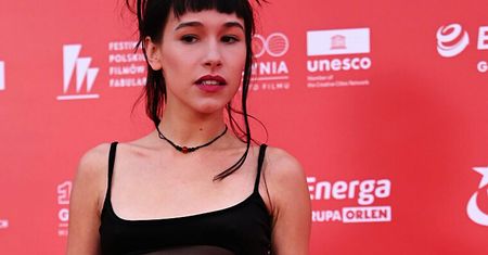 Śmiałe przezroczystości na czerwonym dywanie. Wiktoria Kruszczyńska zachwyciła w Gdyni