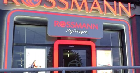 Ruszyła promocja w Rossmannie. Serum Nivea anti-age za 59,99 zł
