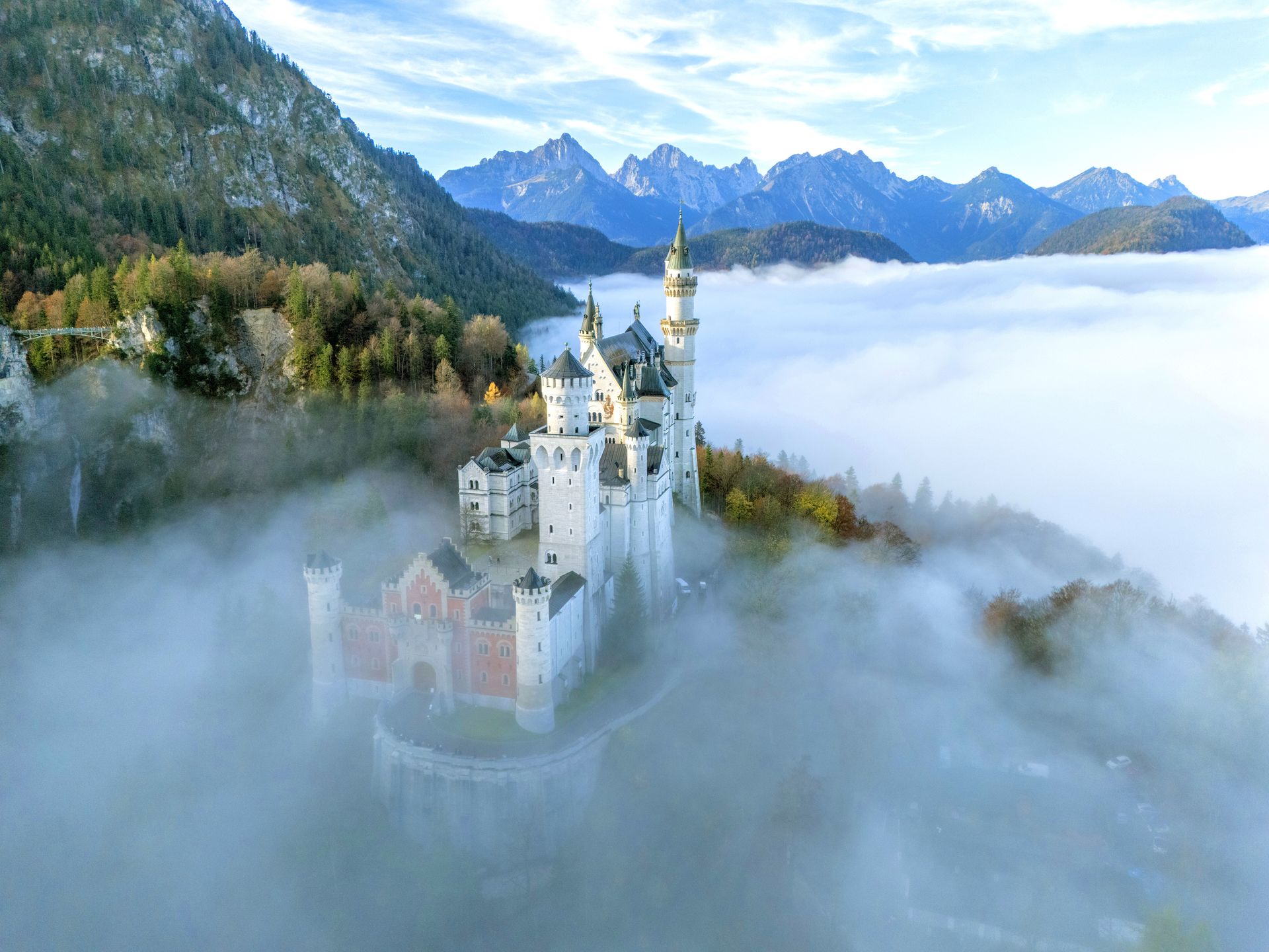 Neuschwanstein zachwyca położeniem