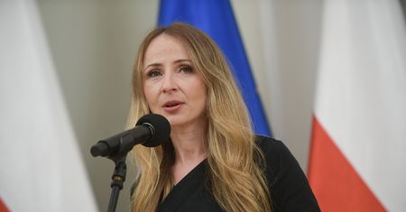 Co dalej z umowami Polaków? Ministra potwierdza plany rządu