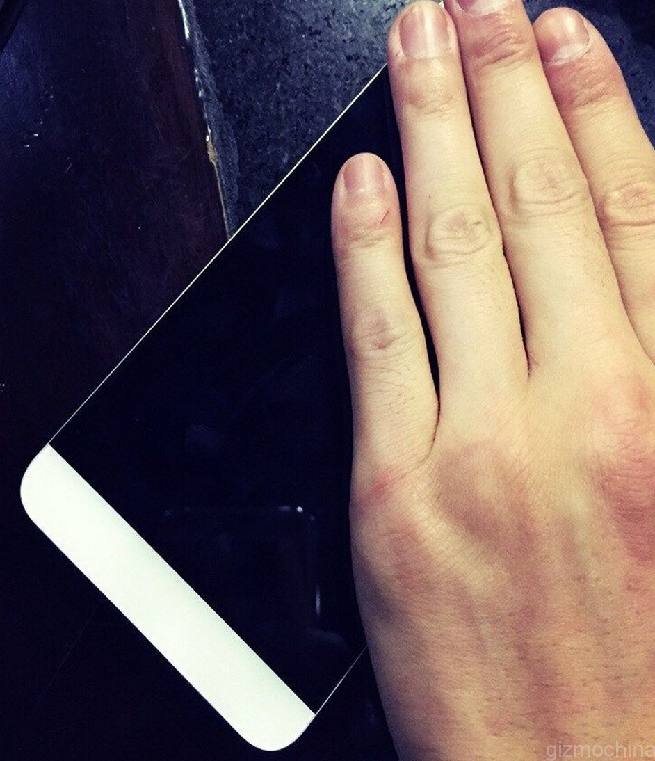 Niemal bezramkowy smartfon firmy LeTV będzie wyposażony w USB C 2