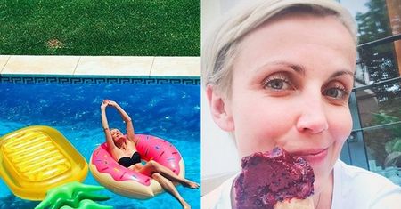 Katarzyna Zielińska odpoczywa na donucie i zaprasza na ananasa: "Grzeję materac" (FOTO)