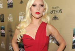 Lady Gaga w czerwieni na premierze serialu American Horror Story