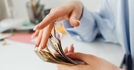 Wynagrodzenie to nie wszystko – jakie czynniki warto uwzględnić przy wyborze pracodawcy?