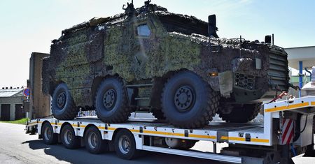 Potężne transportery przy naszej granicy. Sąsiad Polski wzmacnia armię