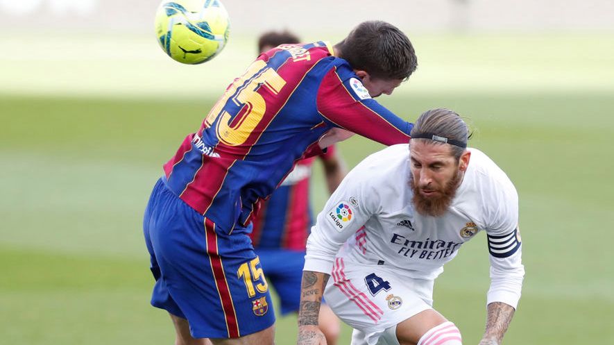 Zdjęcie okładkowe artykułu: Getty Images / Antonio Villalba/Real Madrid / Na zdjęciu: incydent, po którym sędzia podyktował rzut karny za faul na Sergio Ramosie