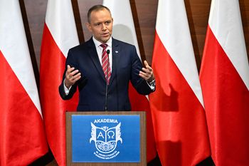 Nawrocki uderza w rząd. "Niszczycie dorobek ciężkiej pracy Polaków"