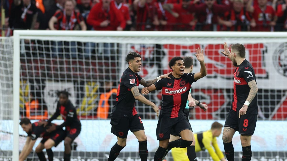 Getty Images / Lars Baron / Na zdjęciu: piłkarze Bayeru 04 Leverkusen