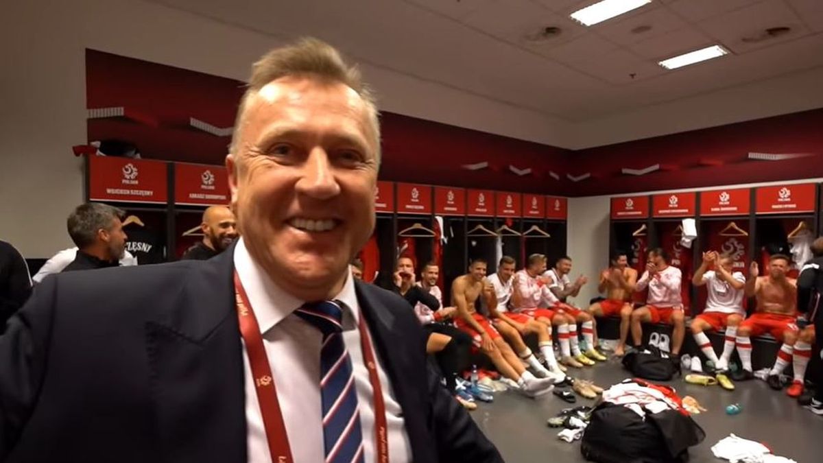 Zdjęcie okładkowe artykułu: YouTube / Łączy Nas Piłka / Cezary Kulesza w szatni po meczu Polska - Anglia