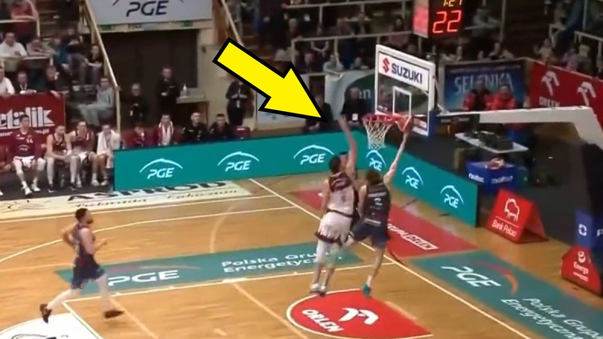 Twitter / oficjalny kanał Energa Basket Ligi / Ajdin Penava blokuje Wojciecha Tomaszewskiego