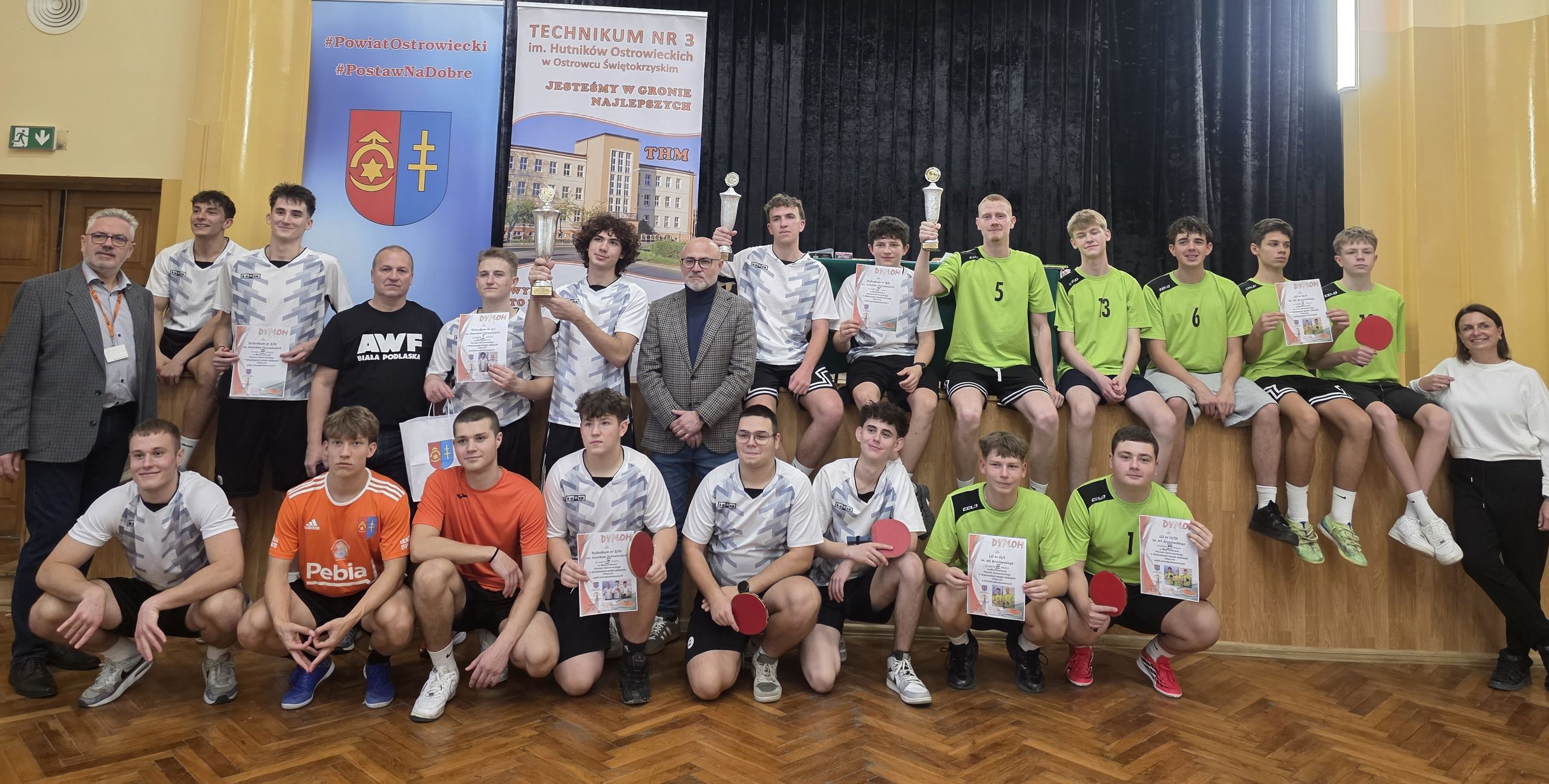 ZS nr 3 z podwójnym mistrzostwem powiatu. Wielkie emocje przy tenisowych stołach