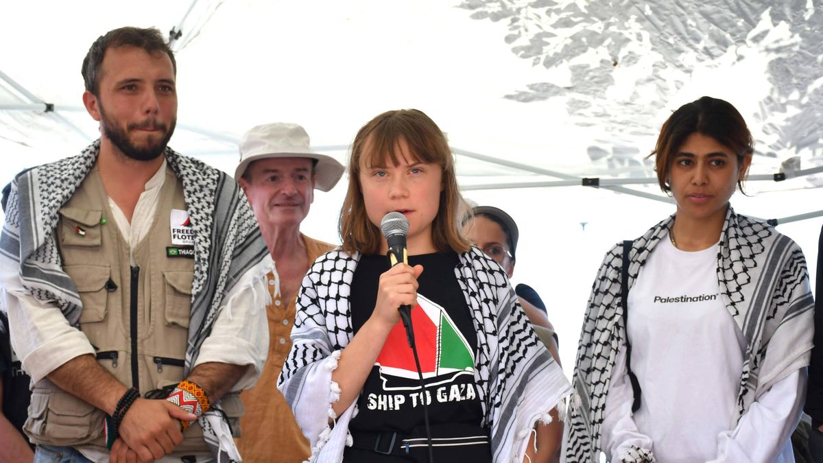 Greta Thunberg joins Freedom Flotilla sailing crew headed to Gaza
epa12149124 Swedish climate activist Greta Thunberg (C) speaks during a press conference together with the crew of the Madleen, the sailing ship of the NGO Freedom Flotilla, before departing from the port of San Giovanni Li Cuti headed to Gaza, in Catania, Italy, 01 June 2025.  EPA/ORIETTA SCARDINO 
Dostawca: PAP/EPA.
ORIETTA SCARDINO
ACTIVISM, PALESTINE, THUNBERG