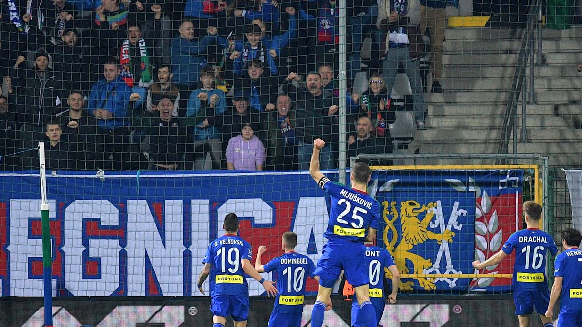 PAP / Sebastian Borowski / Na zdjęciu: radość piłkarzy Miedzi Legnica