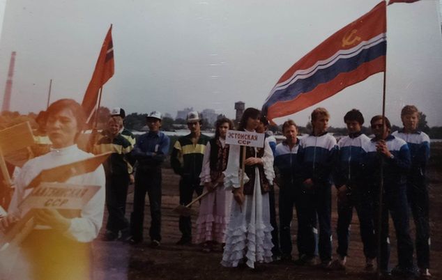 Chłopcy z Estonii podczas przedsezonowego zgrupowania w Ferganie. Końcówka lat '80.