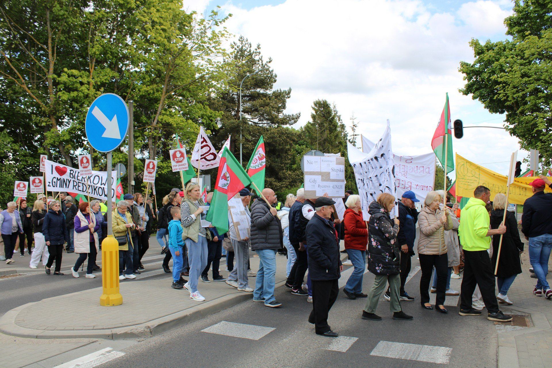 Protest mieszkańców gminy Redzikowo we Włynkówku.