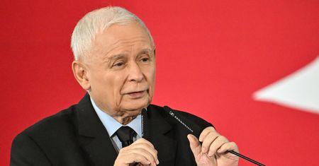 Tusk w ogniu krytyki za plan dot. azylu. Kaczyński zabrał głos