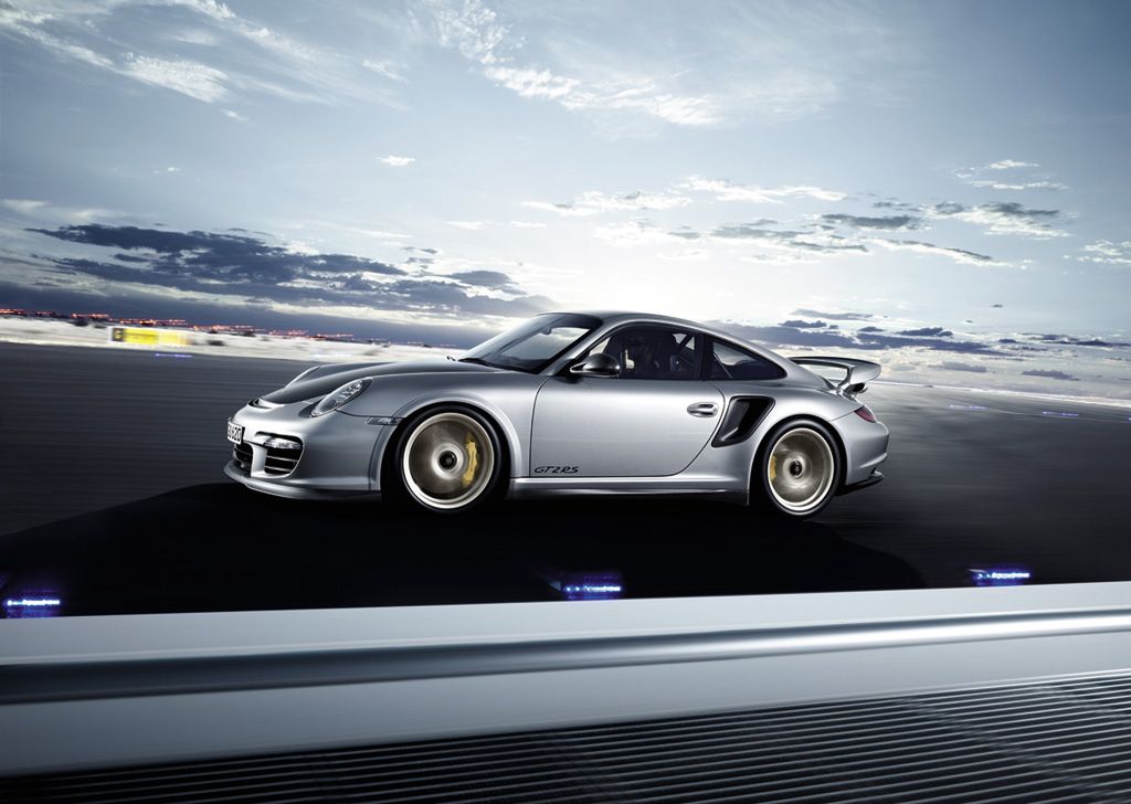 Król szybkości przybywa - Porsche 911 GT2 RS! [video]