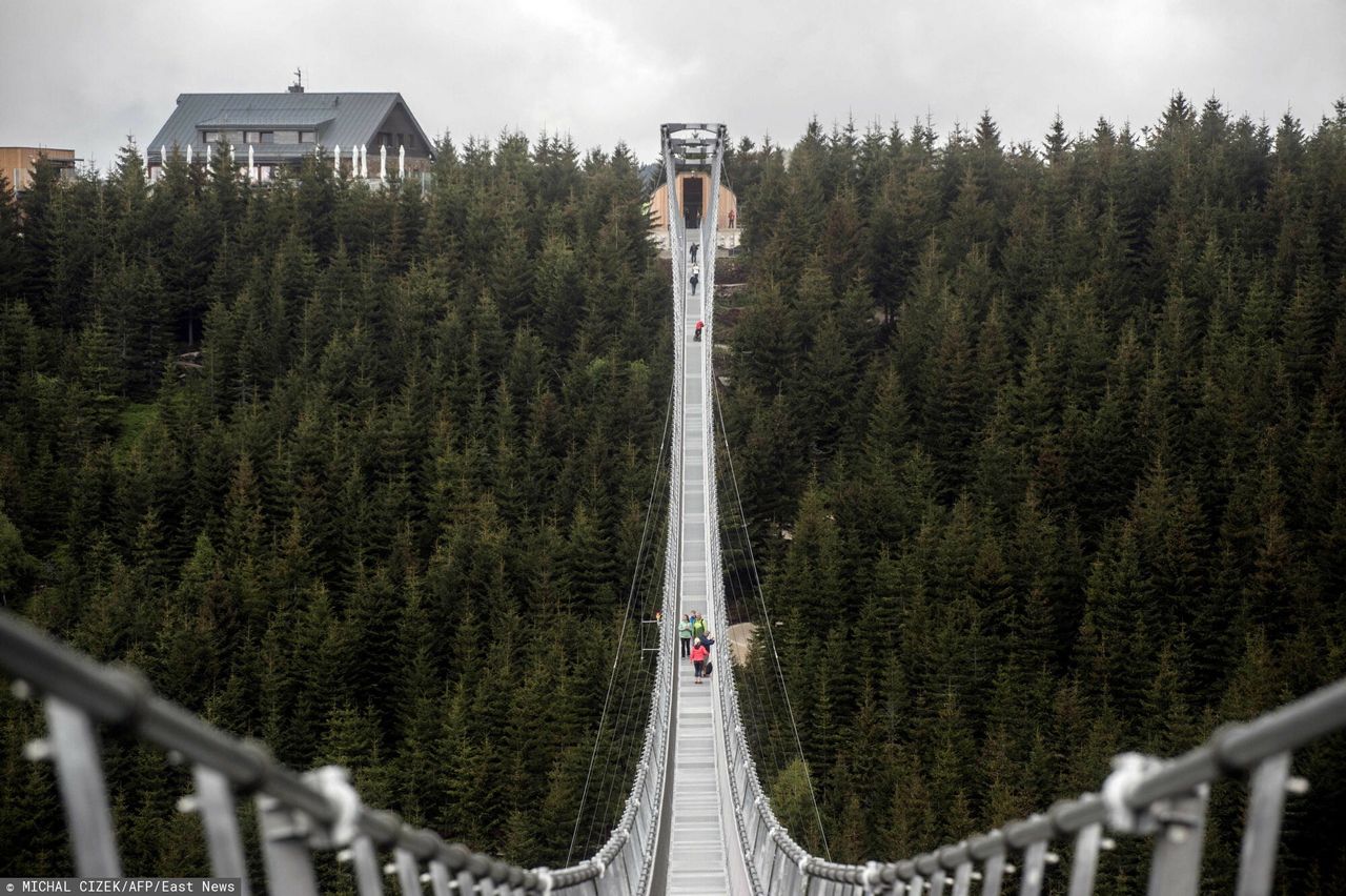 Na zdjęciu Sky Bridge - najdłuższy obecnie most wiszący dla pieszych