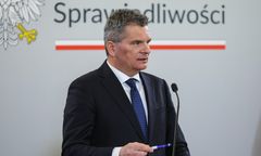 "Duch Ziobry" w prokuraturach. Korneluk o rozliczeniach PiS i aferach w szpitalach