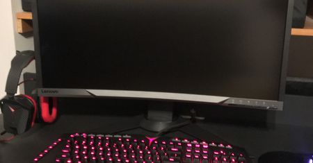Monitor Lenovo Y27F. Zakrzywione 27 cali i imponujące 144 Hz [recenzja]