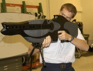 Policjanci zostaną uzbrojeni w laserowe strzelby?