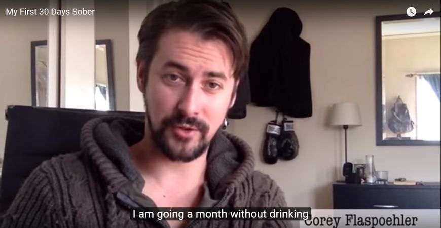 youtube Corey Flaspoehler zadeklarował, że wytrzyma 30 dni bez alkoholu 