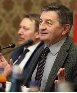 Kuchciński nawet tego nie kryje. "Droga do upadku"