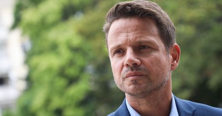"Media publiczne powinny być pozbawione informacji". Rafał Trzaskowski uderza w Dudę