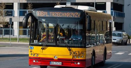Warszawa. Dr Paweł Grzesiowski o wyłączeniu klimatyzacji: to nieracjonalne. Ratusz odpowiada