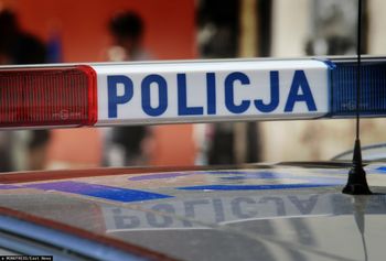 Mężczyzna zabarykadował się w mieszkaniu. W środku zwłoki dwóch osób